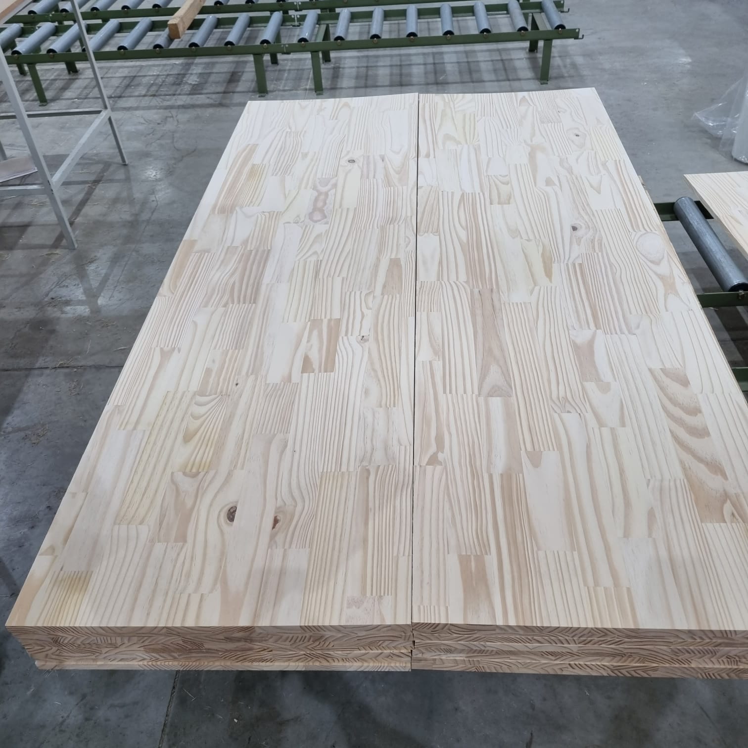 Painel de pinho · AB